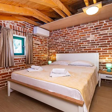 3 Bedroom Cozy Home In Razanac Casa vacanze Ražanac