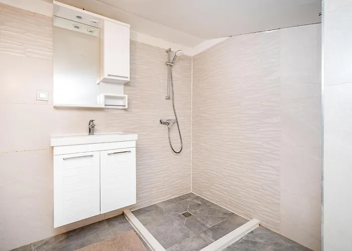 Casa vacanze 3 Bedroom Cozy Home In Razanac Ražanac