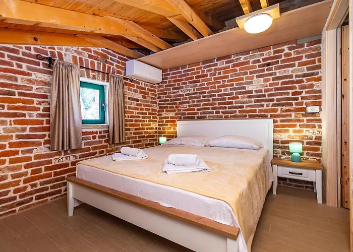 3 Bedroom Cozy Home In Razanac Casa vacanze Ražanac