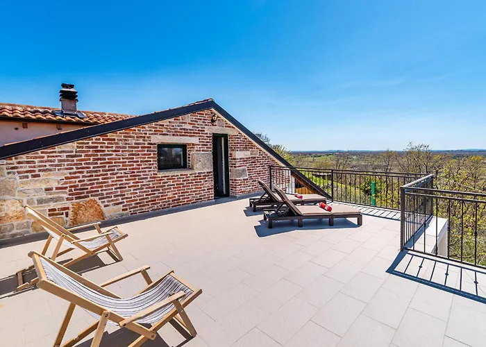 3 Bedroom Cozy Home In Razanac Casa vacanze