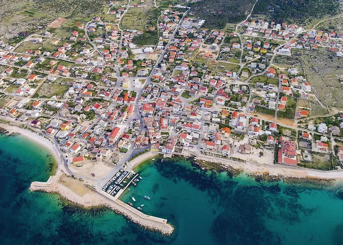 Casa vacanze 3 Bedroom Cozy Home In Razanac *