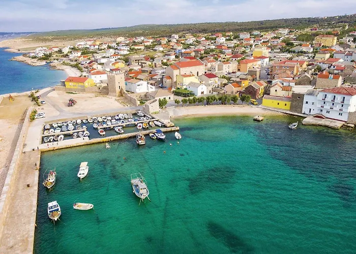 3 Bedroom Cozy Home In Razanac Casa vacanze Ražanac