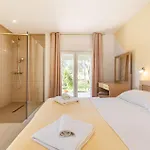 Amazing Home In Razanac Hébergement de vacances