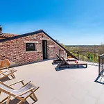 Amazing Home In Razanac Hébergement de vacances