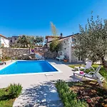 Amazing Home In Razanac