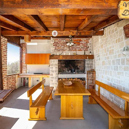 Amazing Home In Razanac Сasa de vacaciones