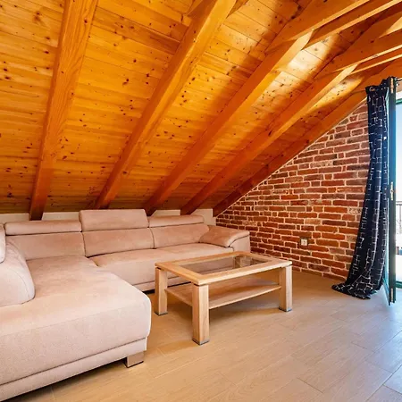 Amazing Home In Razanac Vakantiehuis