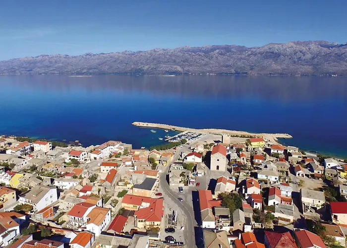 3 Bedroom Cozy Home In Razanac Дом отдыха Ражанац