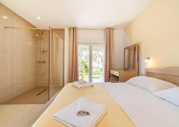 3 Bedroom Cozy Home In Razanac Дом отдыха