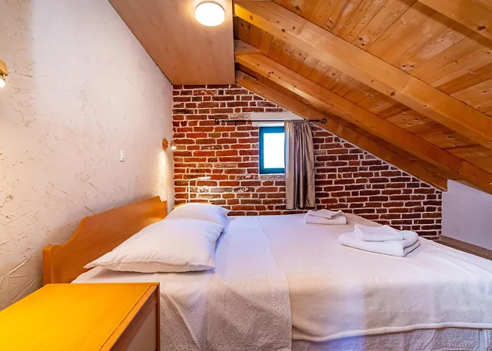 3 Bedroom Cozy Home In Razanac Дом отдыха *